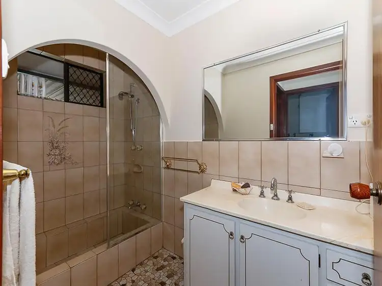 Sixth view of Homely house listing, 10 Blenheim Place, Swan View WA 6056