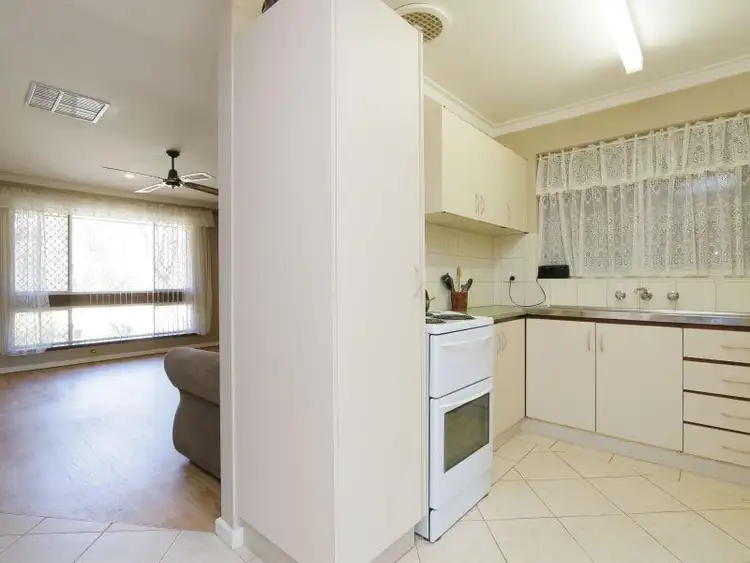 Fifth view of Homely house listing, 33 Parkside Drive, Thornlie WA 6108
