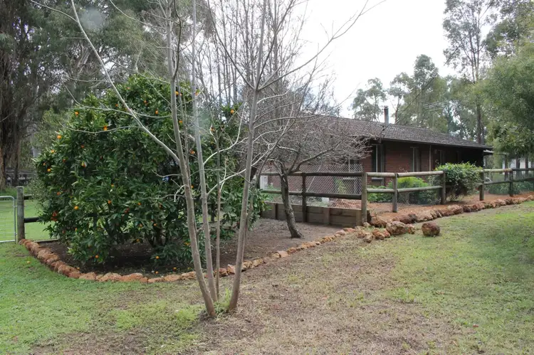 425 Bunning Road, Mount Helena WA 6082