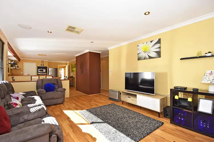 12 St Tropez Vista, Ellenbrook WA 6069