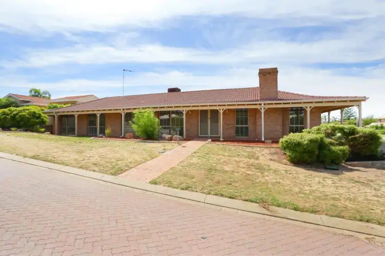 2 Rossiter Heights, Hillarys WA 6025