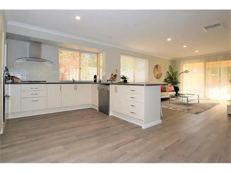 10 Dulverton Close, Stratton WA 6056