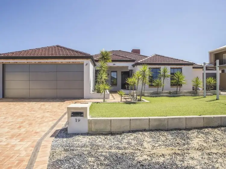 19 Cobby Place, Marangaroo WA 6064