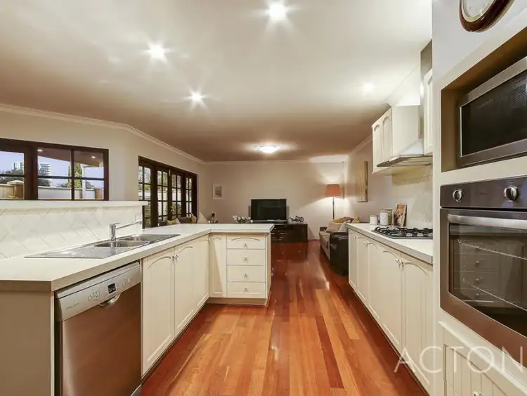 28 Ullapool Road, Mount Pleasant WA 6153