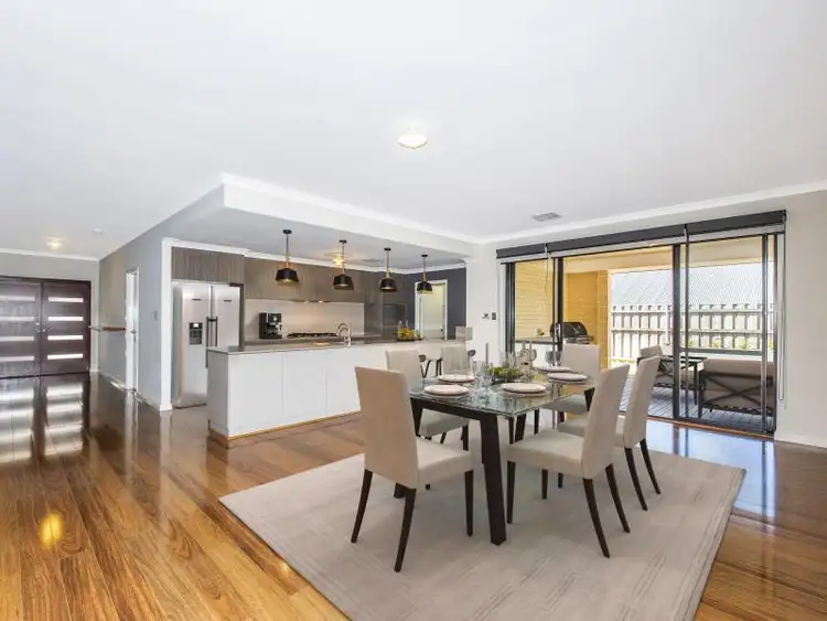 8 Newington Pass, Ellenbrook WA 6069