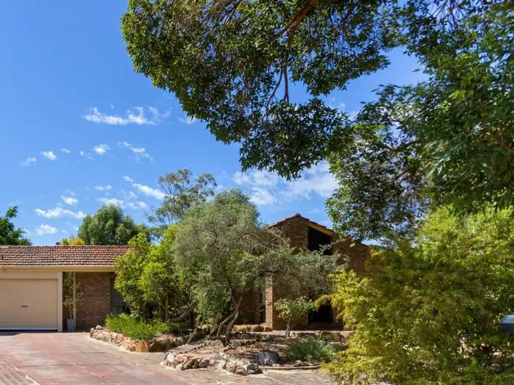 6 Melville Court, Helena Valley WA 6056