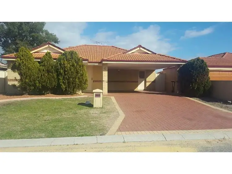 6 MANNIX PASS, Queens Park WA 6107