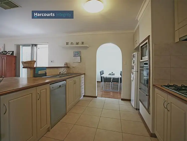 Sixth view of Homely house listing, 2 Peet Court, Noranda WA 6062
