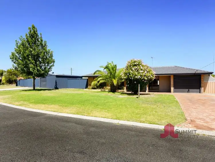 18 Flora Way, Carey Park WA 6230