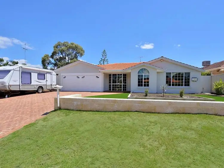 23 Silvertop Avenue, Halls Head WA 6210