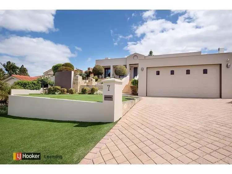 7 Peak Court, Leeming WA 6149