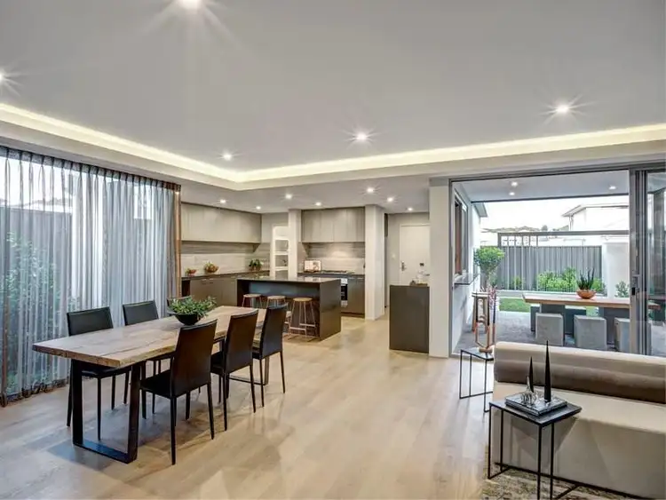 41 Sumich Gardens, Coogee WA 6166