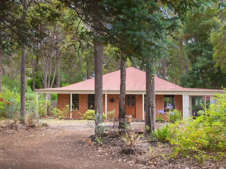 8 Casselton Grove, Margaret River WA 6285