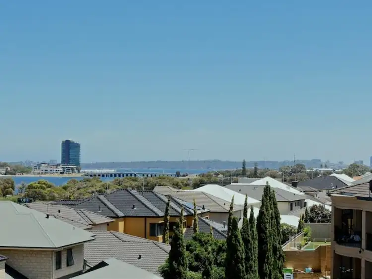 70/10 Roebuck Drive, Salter Point WA 6152