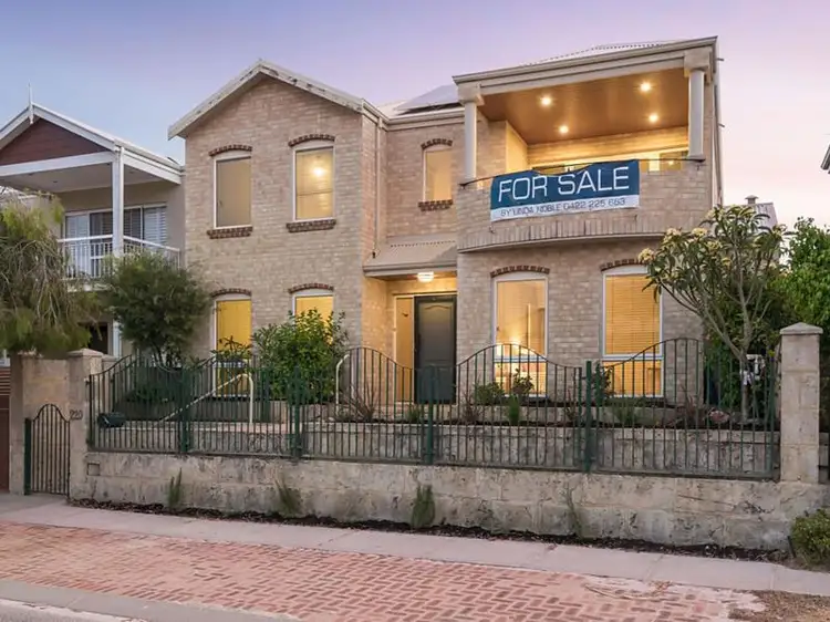 220 Flinders Avenue, Hillarys WA 6025