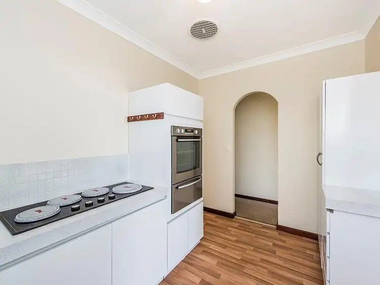 Sixth view of Homely house listing, 2/3 Birdwood Circus E, Bicton WA 6157
