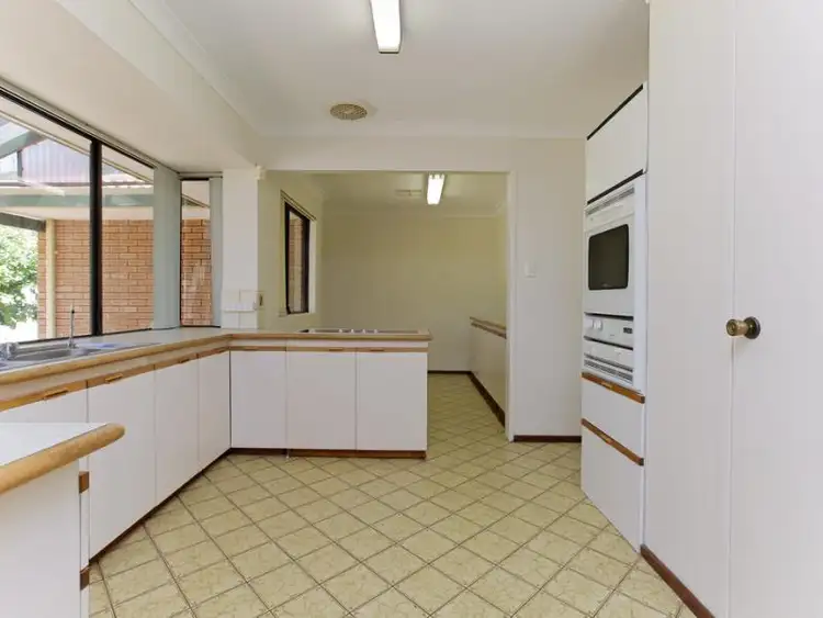 Fourth view of Homely house listing, 7 Felicia Place, Camillo WA 6111