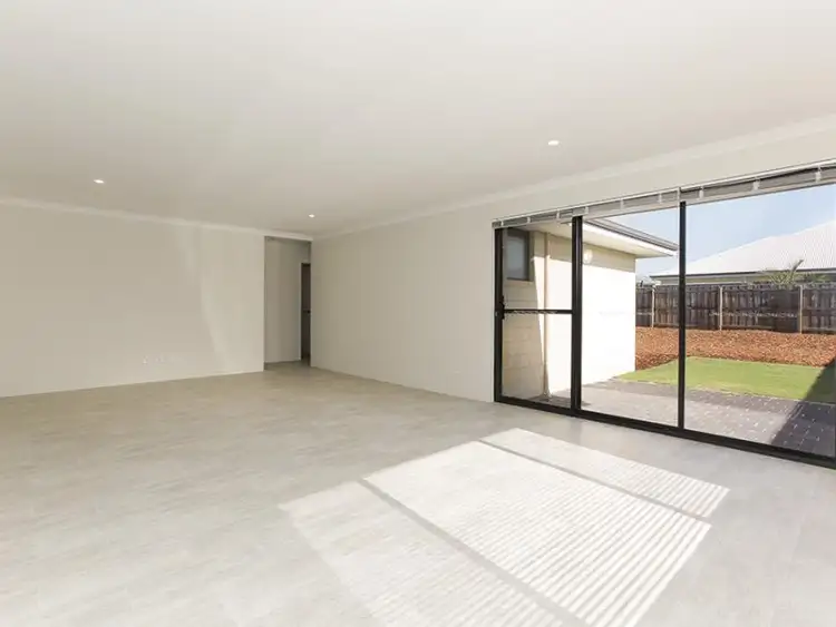 Sixth view of Homely house listing, 10 Goldfinch Drive, Erskine WA 6210