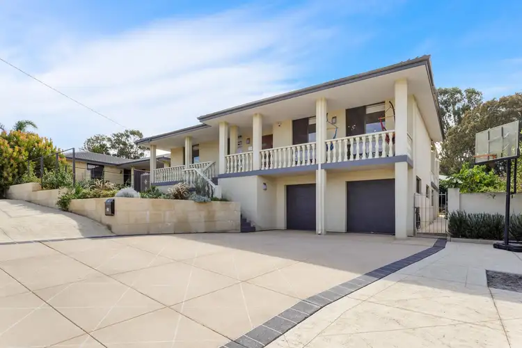 27 Holmesfield Crescent, Carine WA 6020