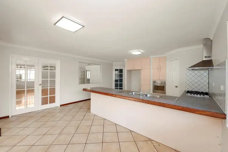 Fourth view of Homely house listing, 10 Strelitz View, Beeliar WA 6164