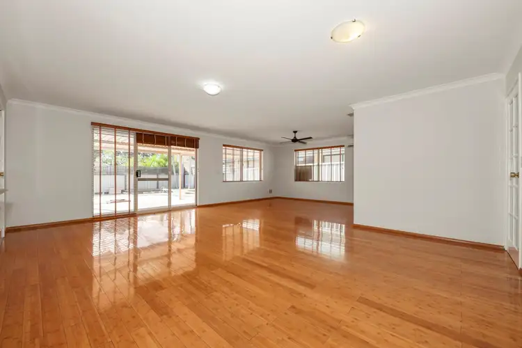 Sixth view of Homely house listing, 10 Strelitz View, Beeliar WA 6164