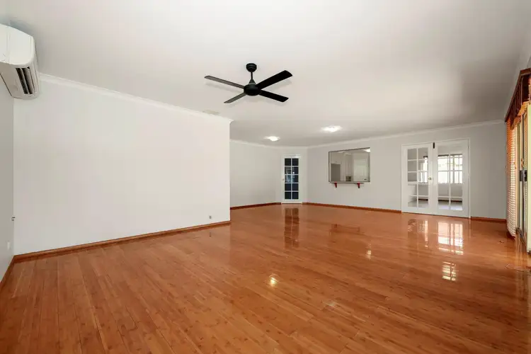 Seventh view of Homely house listing, 10 Strelitz View, Beeliar WA 6164