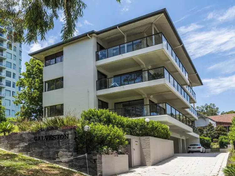 1/4 Kings Park Avenue, Crawley WA 6009