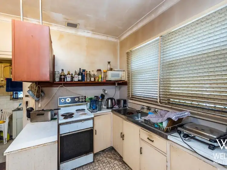Sixth view of Homely house listing, 5 Casey Street, Cloverdale WA 6105