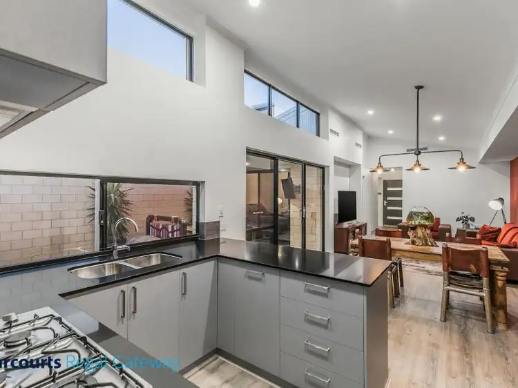 30 Grande Crescent, Success WA 6164