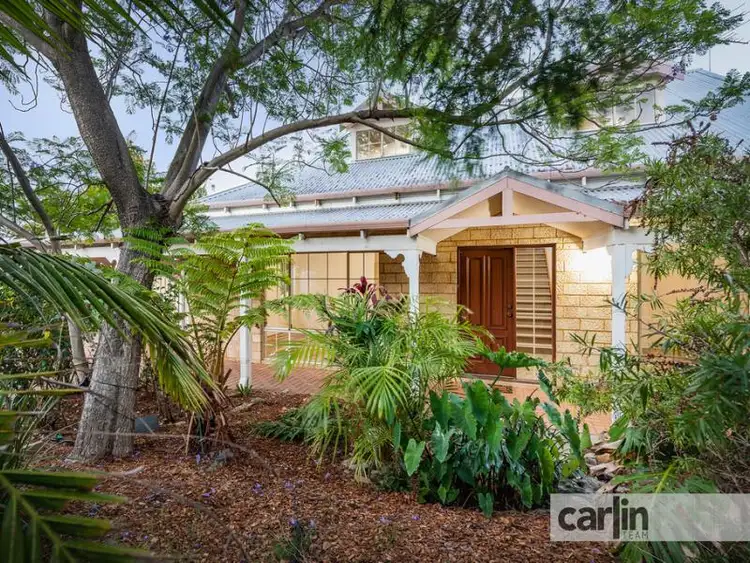 5 Boas Place, Hilton WA 6163
