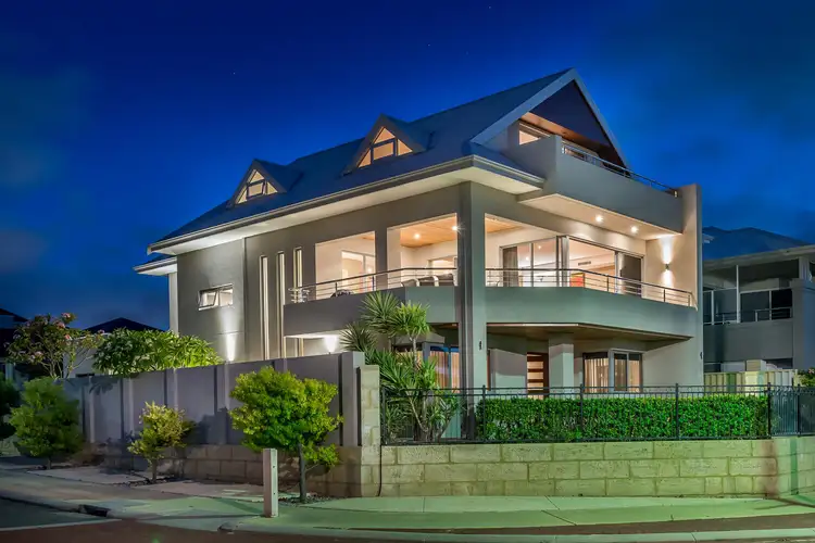 10 Pattaya Gardens, Iluka WA 6028
