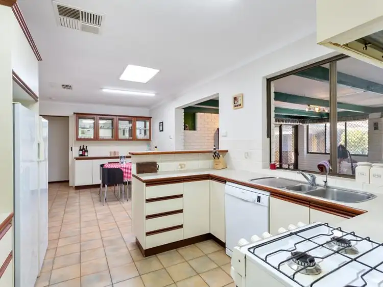 Fifth view of Homely house listing, 5 Boronia Close, Camillo WA 6111