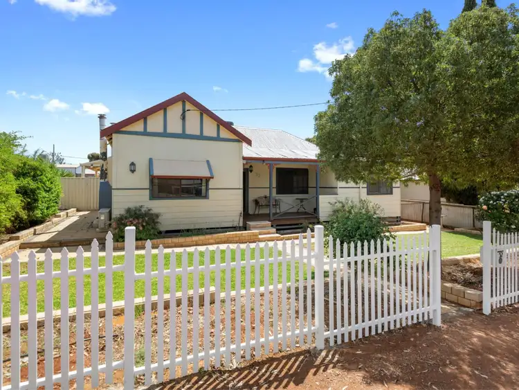 32 Lyall Street, Lamington WA 6430