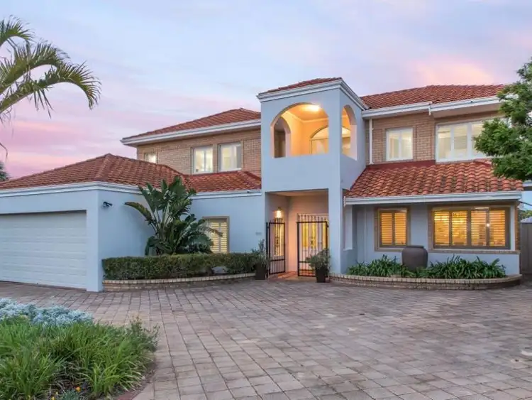118 Castlecrag Drive, Kallaroo WA 6025