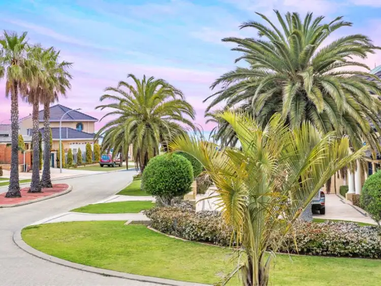 Second view of Homely house listing, 118 Castlecrag Drive, Kallaroo WA 6025