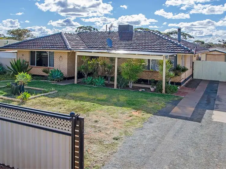 4 Killarney Street, Hannans WA 6430