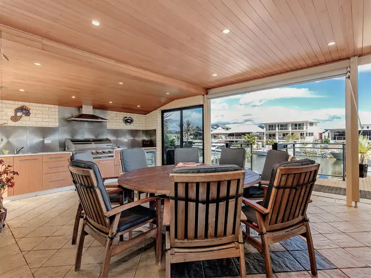 11 Fistina Ramble, Halls Head WA 6210