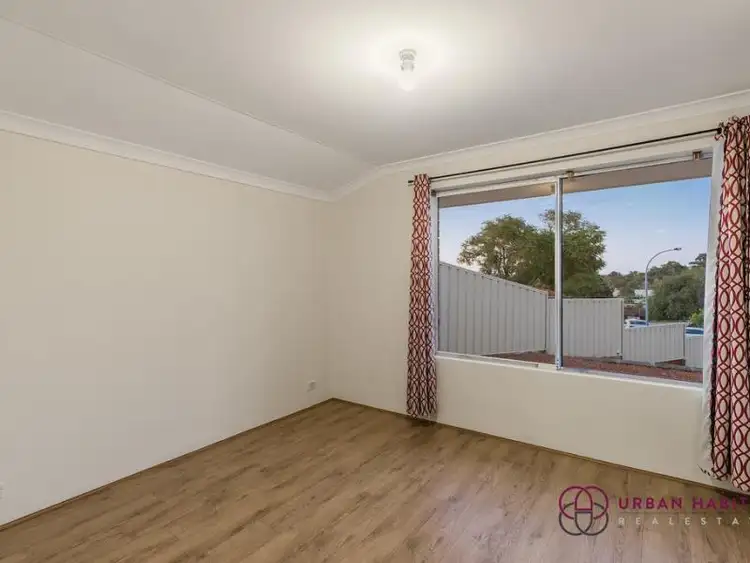 Sixth view of Homely house listing, 16 Chipper View, Parmelia WA 6167