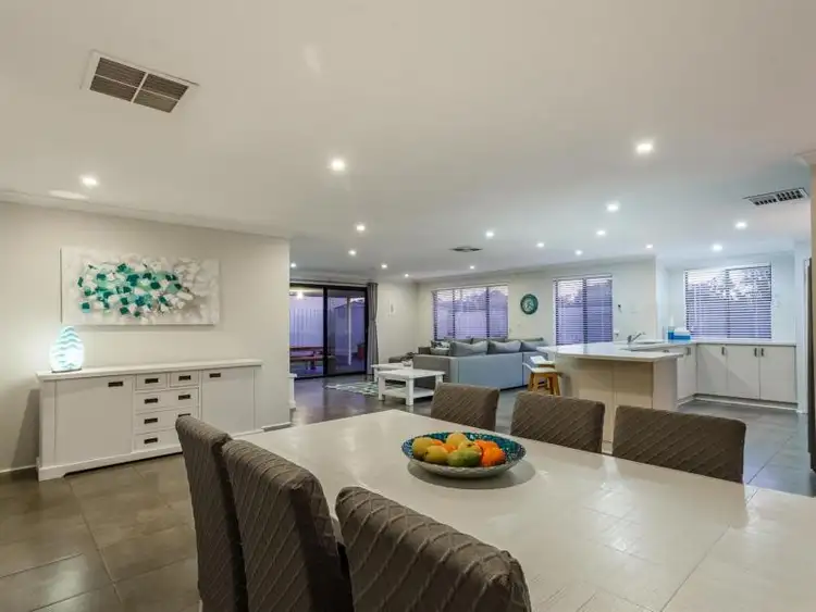 35 Barcoo Bend, Hammond Park WA 6164