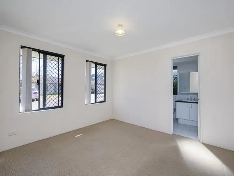 Fifth view of Homely unit listing, 2/10 Peach Tree Way, Forrestfield WA 6058