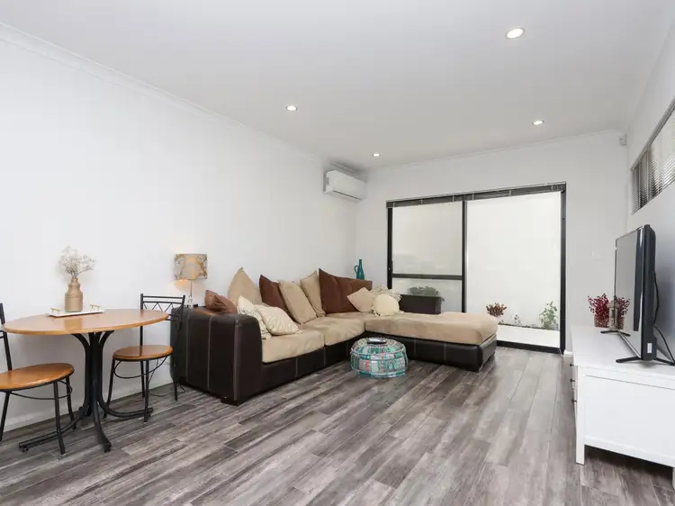 Fourth view of Homely apartment listing, 2/72 Joondanna Drive, Joondanna WA 6060