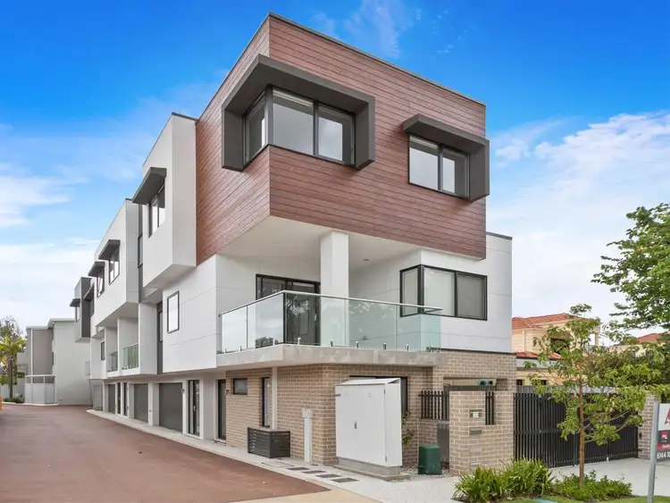 7C Groves  Avenue, Attadale WA 6156