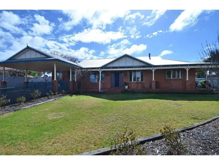 5 Kurnalpi Close, Hannans WA 6430