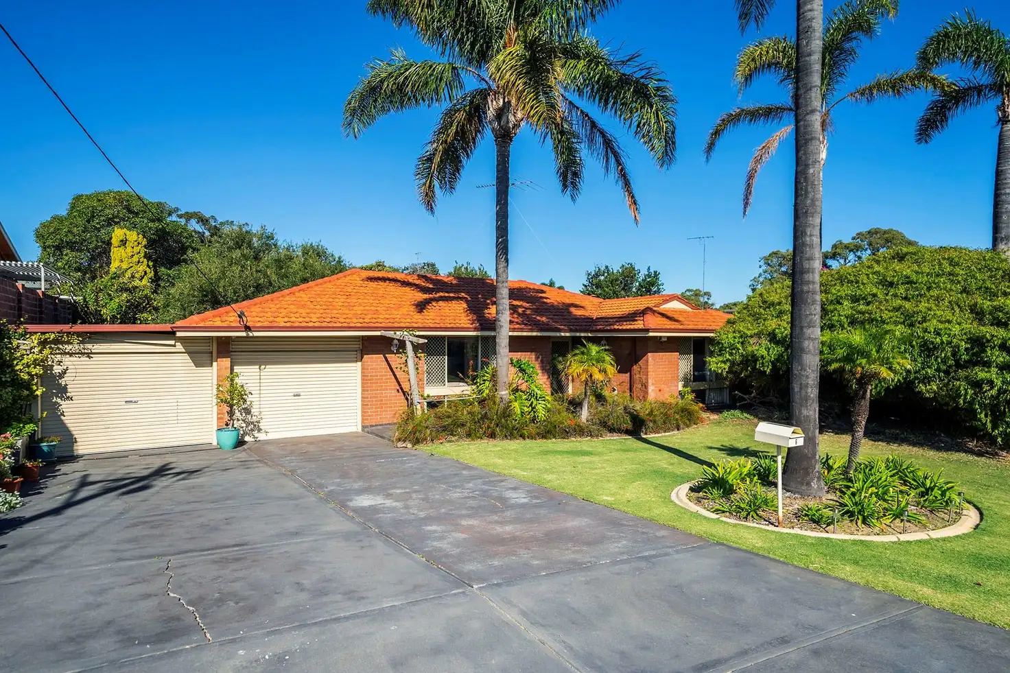 Main view of Homely house listing, 6 David Crs, Hillarys WA 6025
