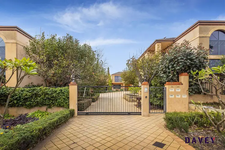 2/104 Grand Promenade, Doubleview WA 6018