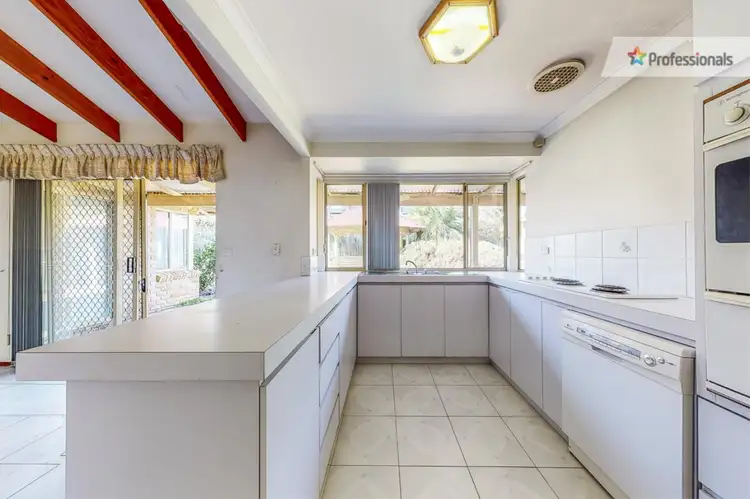 68 Balfour Road, Swan View WA 6056
