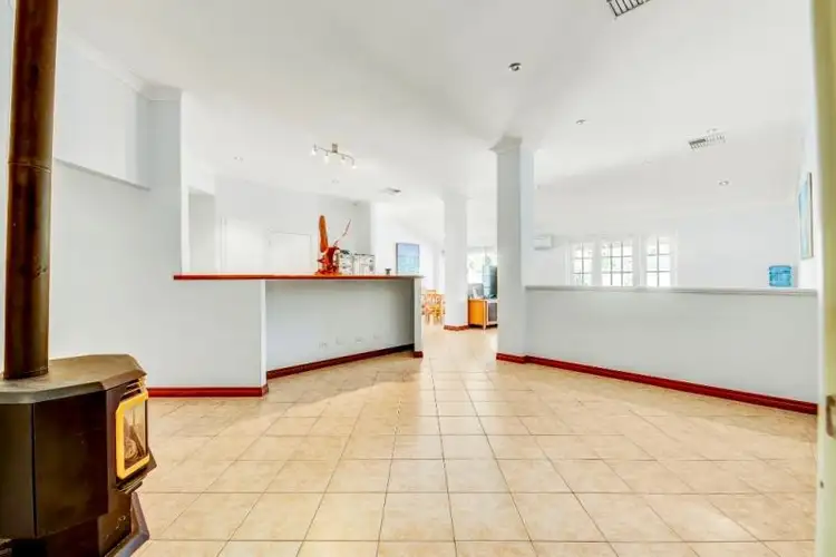 Fifth view of Homely house listing, 10 Milos Loop, Spearwood WA 6163