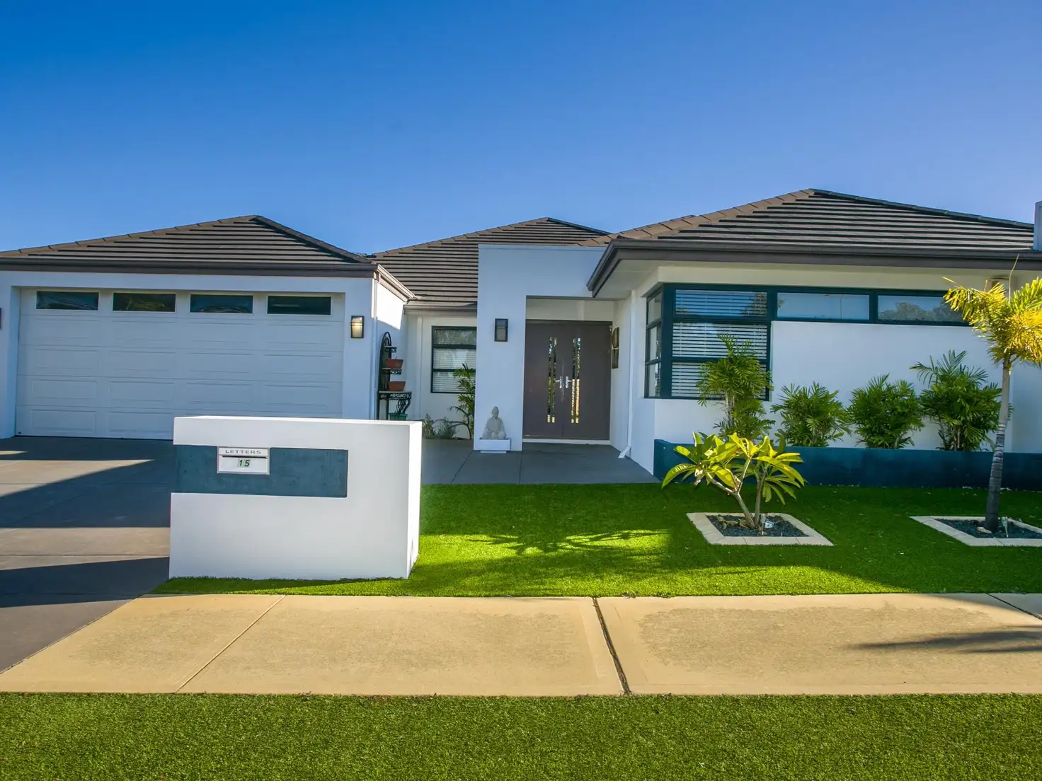 Main view of Homely house listing, 15 Huxleys Trail, Burns Beach WA 6028