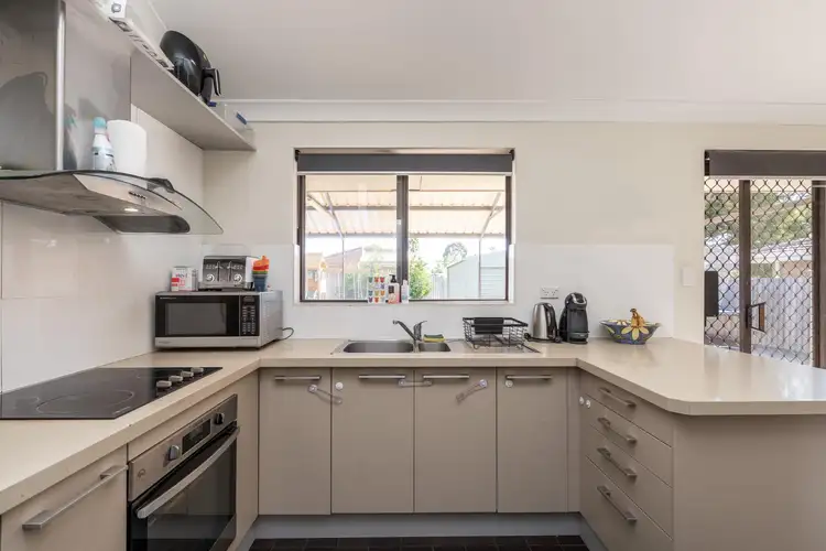 14 Periwinkle Way, Parkwood WA 6147