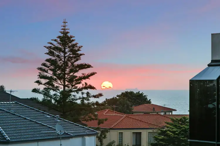 27 Tarongo Way, City Beach WA 6015